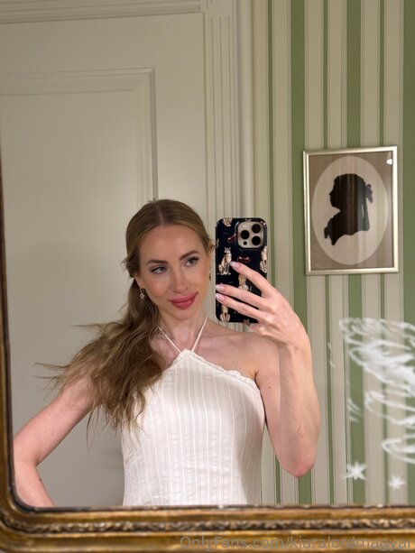 Kiaralordmagyar Oben ohne OnlyFans