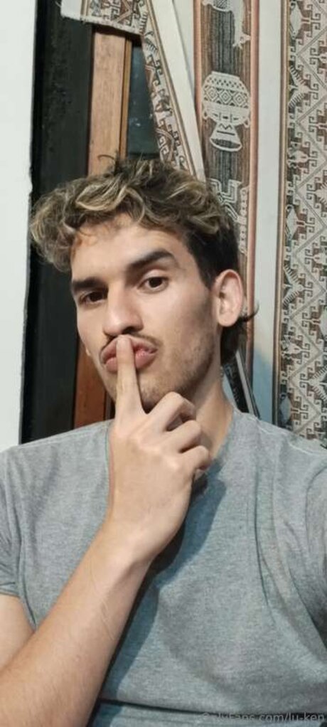 Lu Ken Nacktbilder von OnlyFans geleakt
