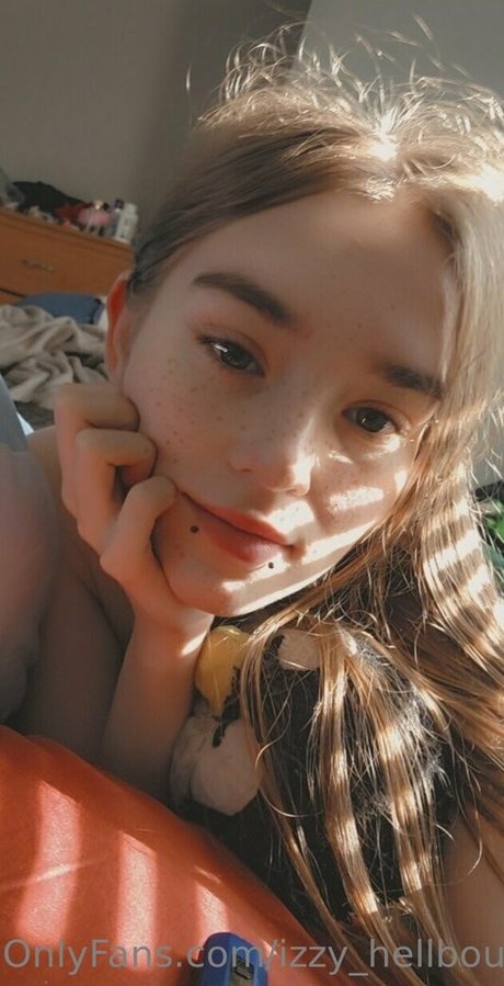 izzy hellbourne OnlyFans-Leak