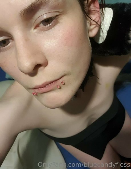 bluecandyfloss Neue geleakte OnlyFans-Inhalte