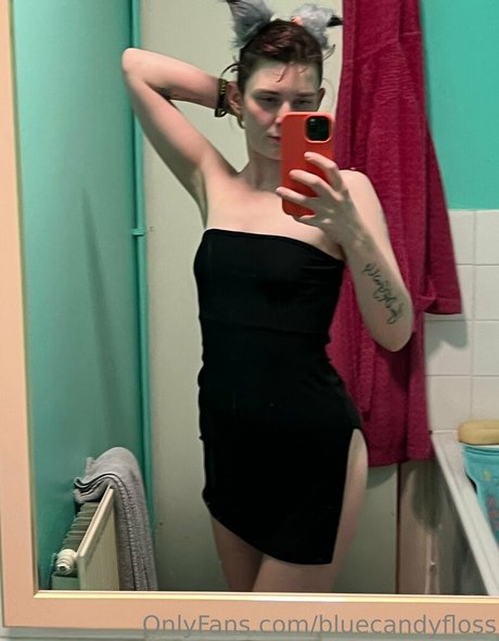 bluecandyfloss Bilder OnlyFans