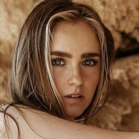 chntl cltt OnlyFans Leak