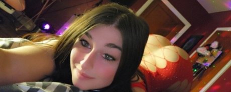 Uhxena OnlyFans geleakte Pornografie