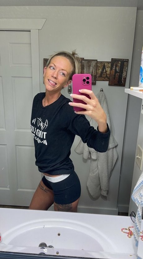 chart92 OnlyFans Brüste Bild