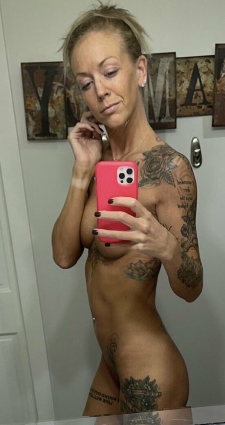 chart92 Nacktbilder geleakt