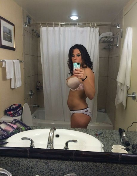 Mickie James OnlyFans-Inhalte