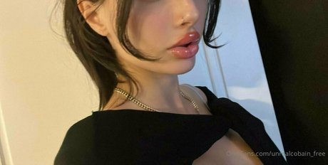 unrealcobain free Nacktbilder von OnlyFans geleakt