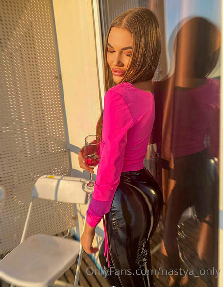 sofa ukr OnlyFans Arsch Leak