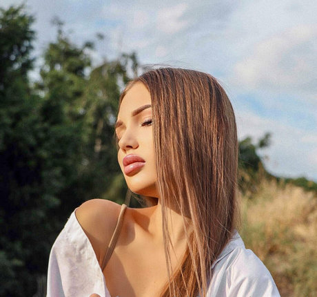 sofa ukr OnlyFans geleakte Pornografie