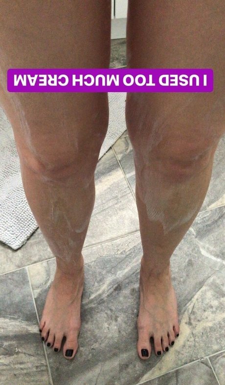 Allison Raskin OnlyFans Brüste Bild