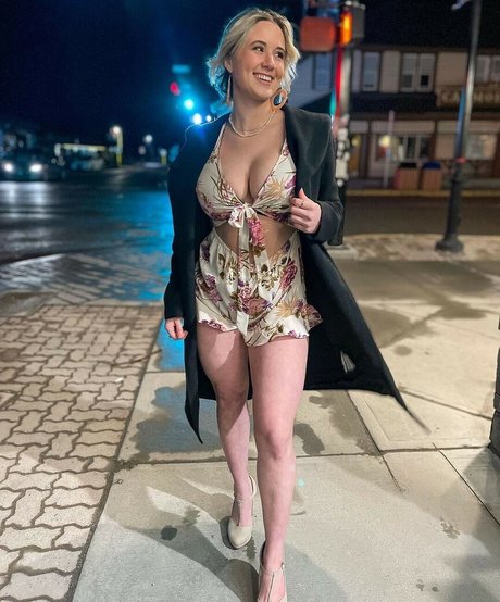 Saterra OnlyFans geleakte Pornografie