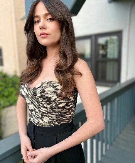 Molly Gordon Nacktpornos auf OnlyFans