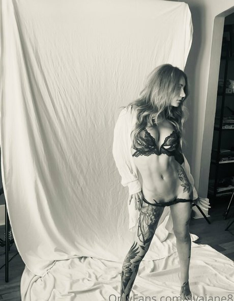 avajane8 Nackt auf OnlyFans Leaks