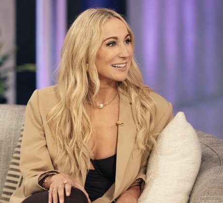 Nikki Glaser Nackt geleakt OnlyFans