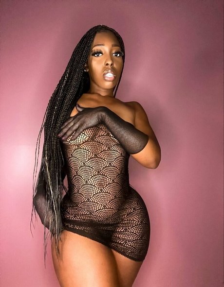 samira 0825 OnlyFans-Bilder