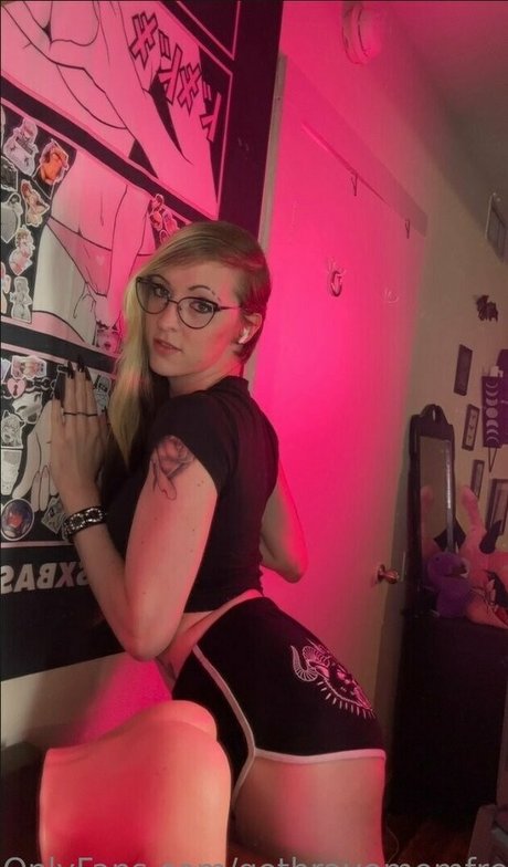 gothravemomfree OnlyFans Sextape geleakt