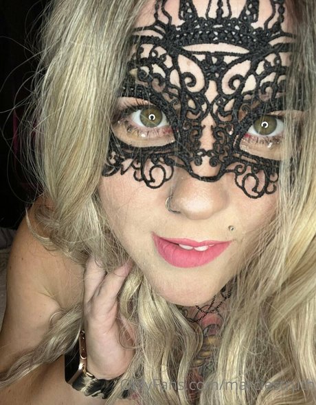 marciestruth OnlyFans explizite Inhalte