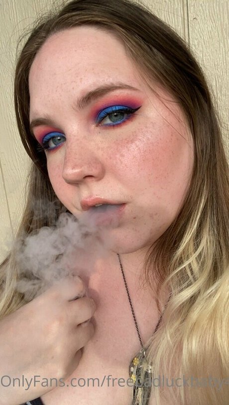 freebadluckbaby420 OnlyFans geleakte Brüste