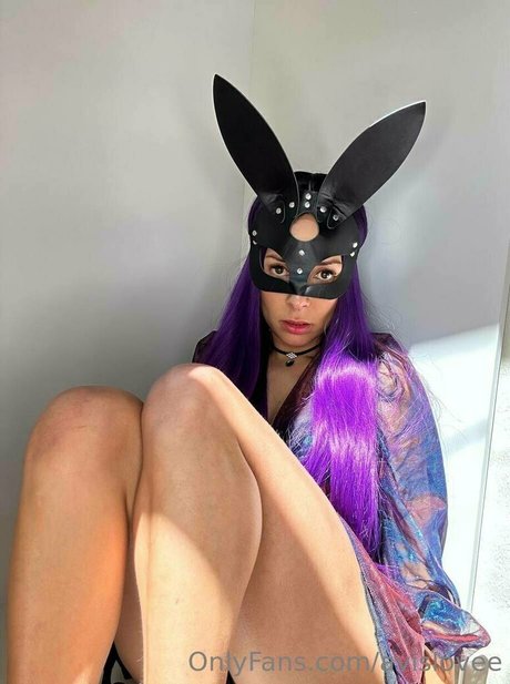 avislovee NurlyFans-Brüste