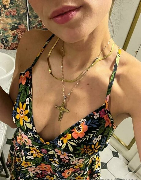 avislovee OnlyFans Nacktbilder