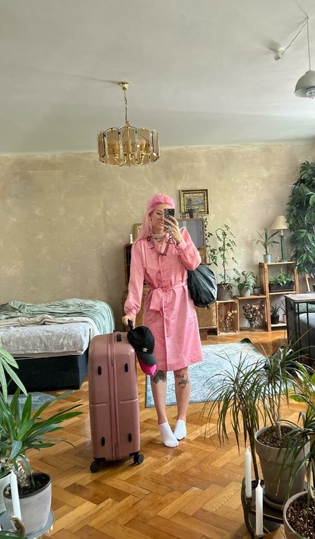 pinkarosalina OnlyFans Nacktbilder