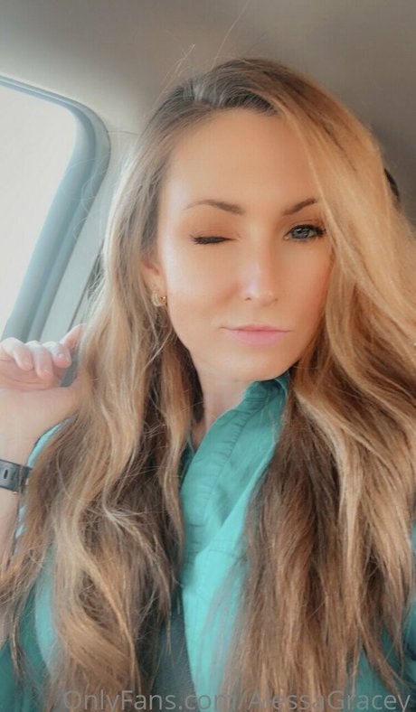 alessagracey OnlyFans Model Bilder