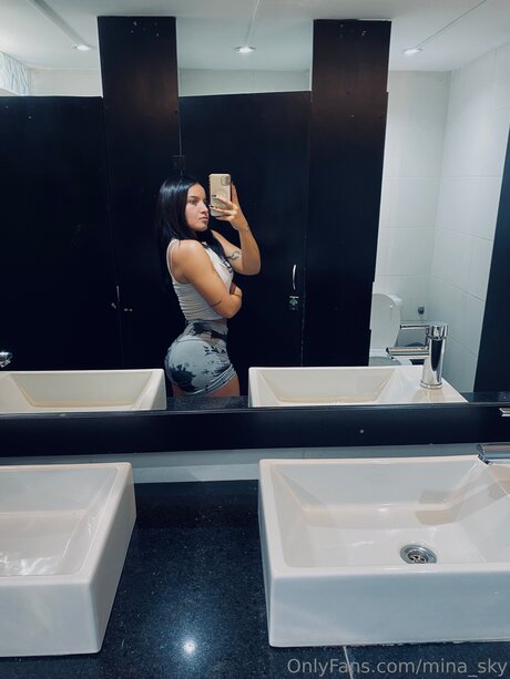 Mina Sky Nacktbilder von OnlyFans geleakt