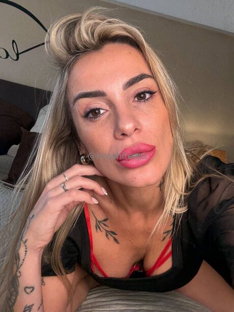 Yourwhiteass OnlyFans-Creator