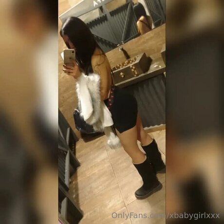 Xbabygirlxxx Neue geleakte OnlyFans-Inhalte