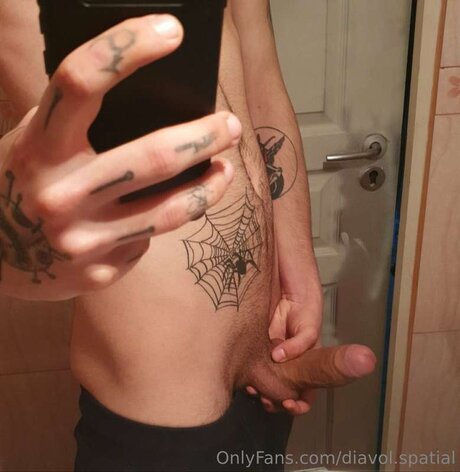 Diavol Spatial OnlyFans Nacktbilder geleakt