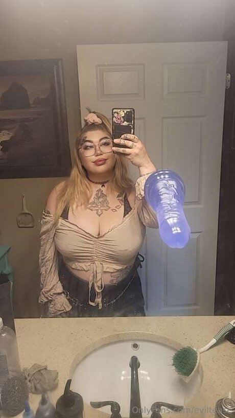 Eviltease OnlyFans Mega
