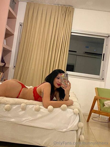 Its Emilyy OnlyFans Brüste Bild