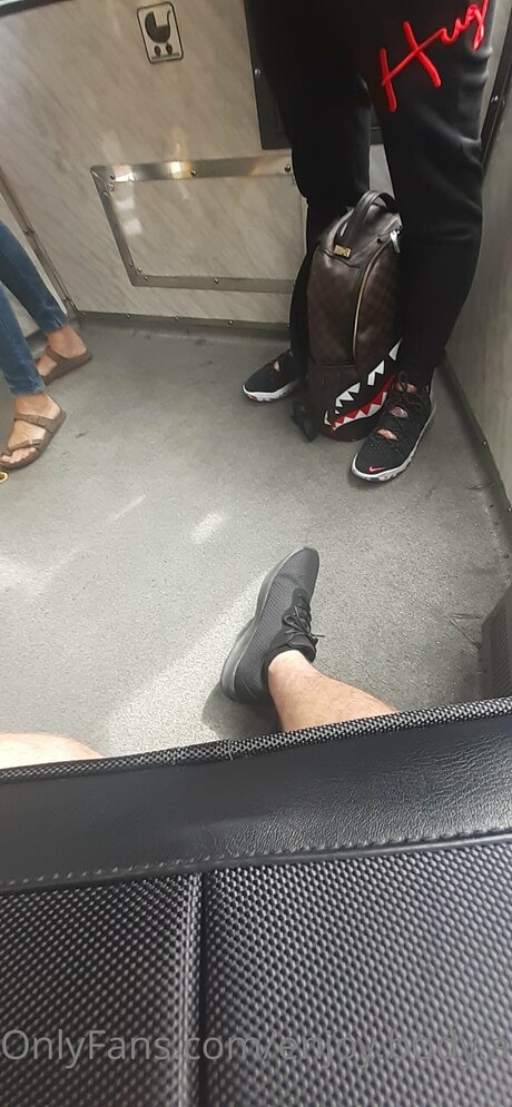 Enjoy Body And Foot OnlyFans Nacktbilder