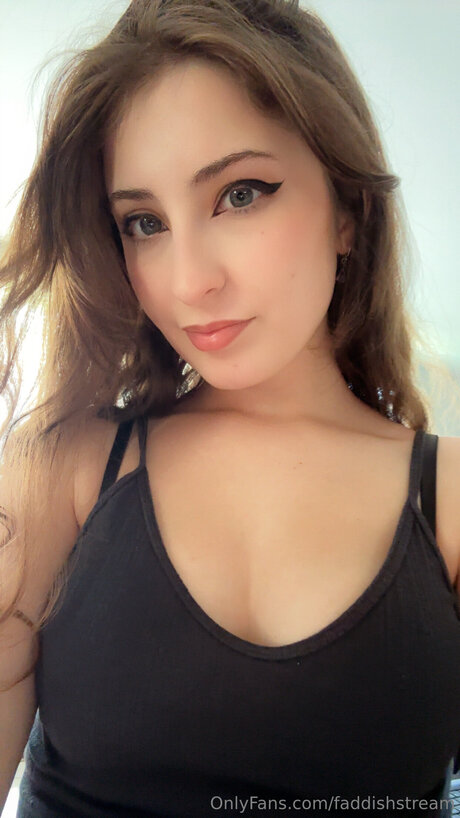 Faddishstream OnlyFans nackte Brüste