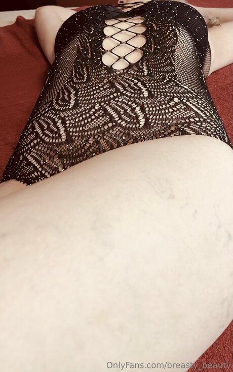 Breasty Beauty OnlyFans Nackt Leaks