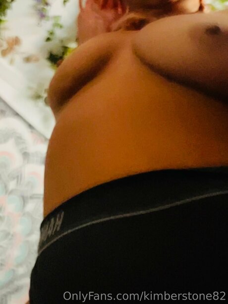 Kimberstone82 OnlyFans Model Bilder