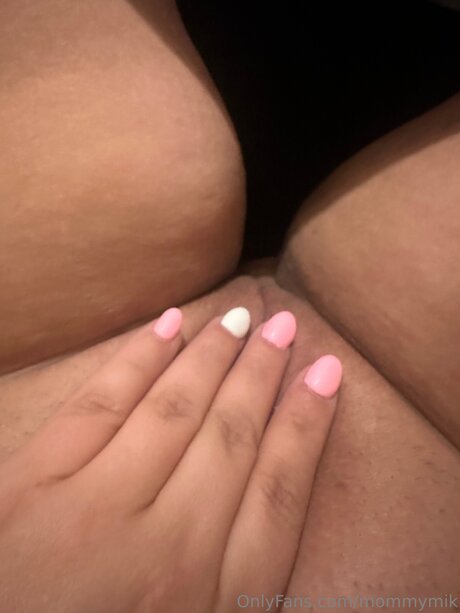 Mommymik OnlyFans Nacktbilder