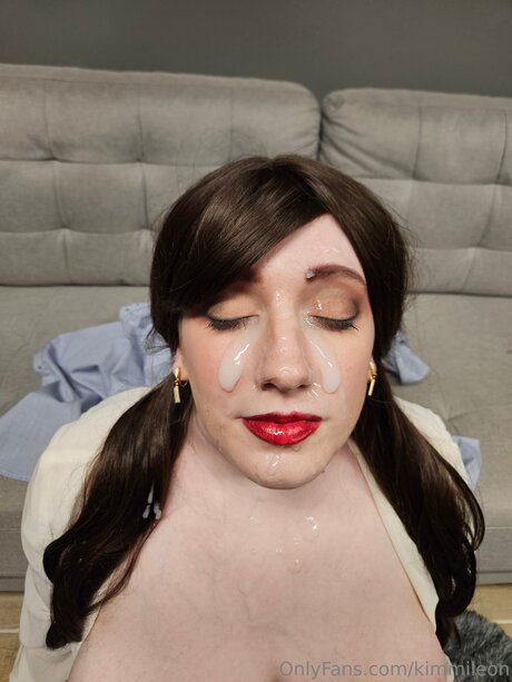 Kimmileon OnlyFans nackte Brüste