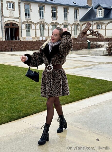 Lillymilk Nacktbilder von OnlyFans