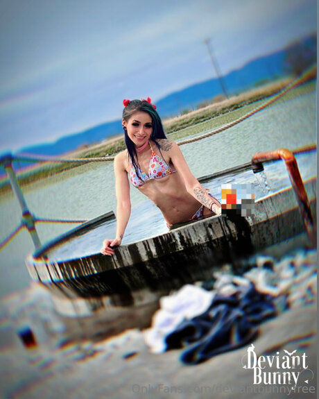 Deviantbunnyfree OnlyFans schlank