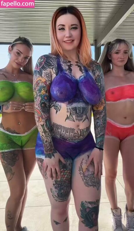 Laina Bearrknee Strip OnlyFans