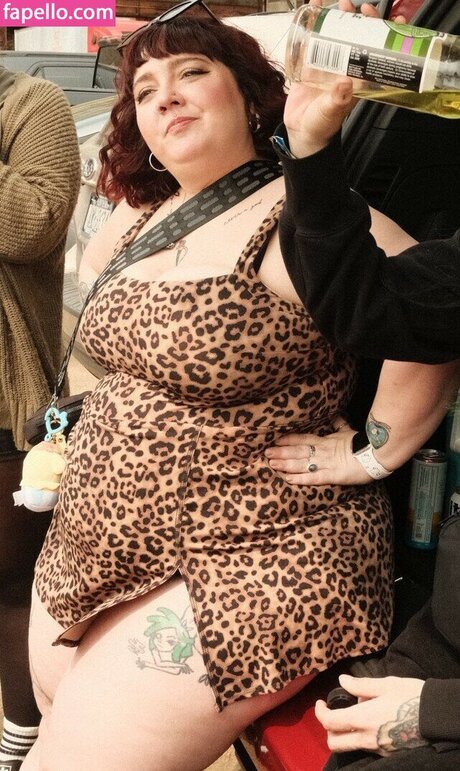 Comicbookdays OnlyFans Lesbisch