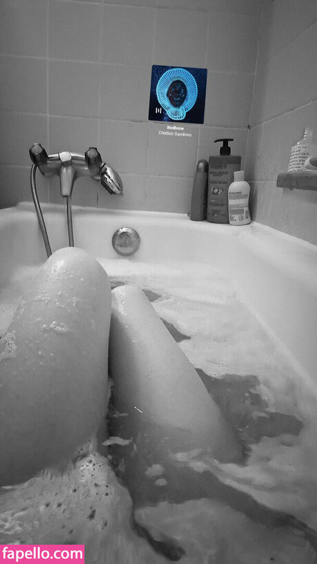 Oryvllmiee OnlyFans Model Fotos