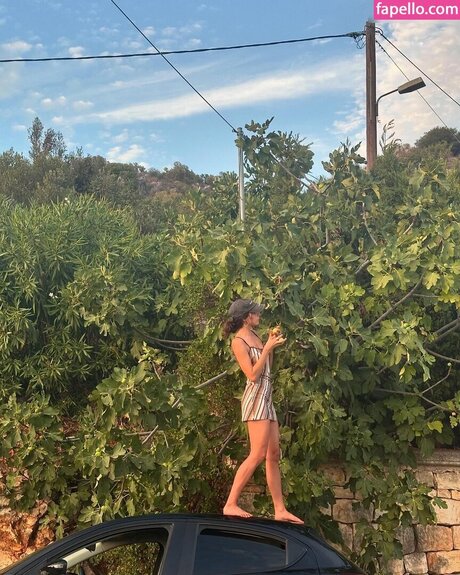 Nina Chuba Nacktbilder auf OnlyFans