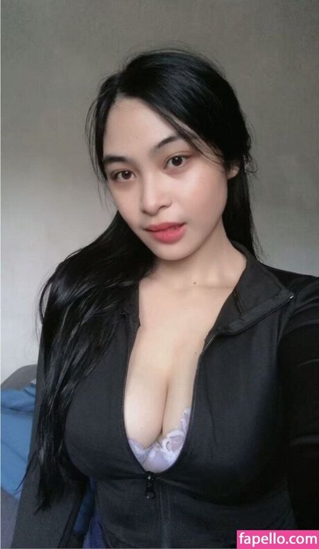 Indonesian Girls_ OnlyFans Bilder