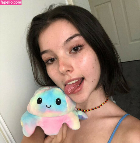 Newinsight Titten OnlyFans