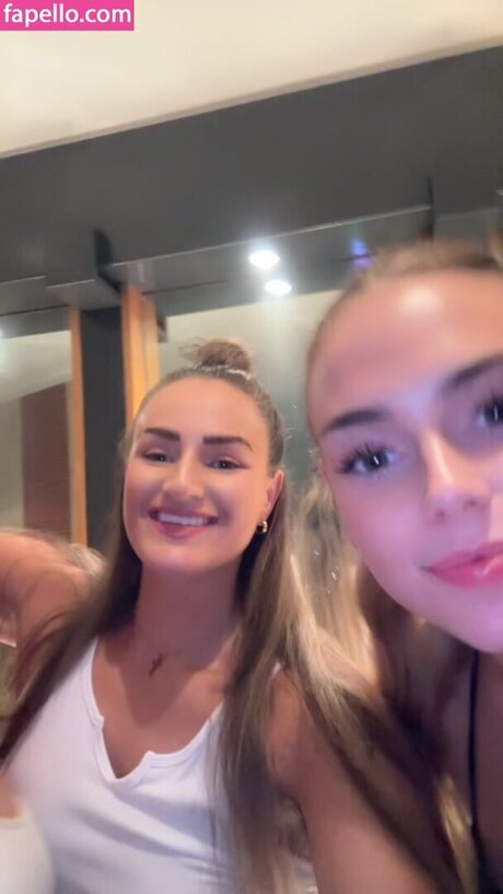 pollyanna isabella XXX OnlyFans