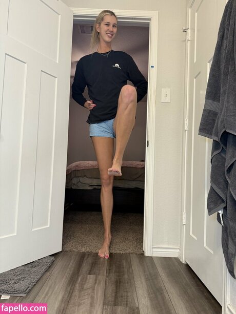 Amazon Allie Nacktpornos auf OnlyFans