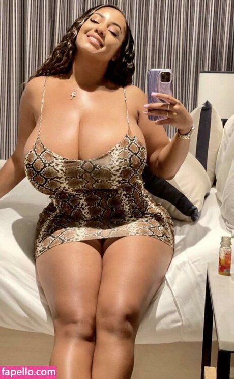 Persephaniificial Leaks OnlyFans