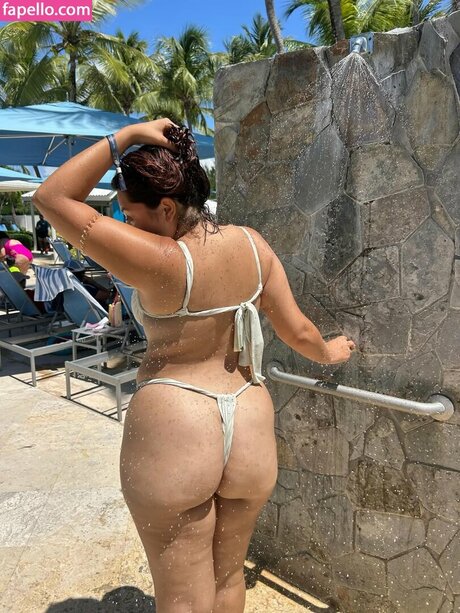 melaniexdgarcia OnlyFans Striptease